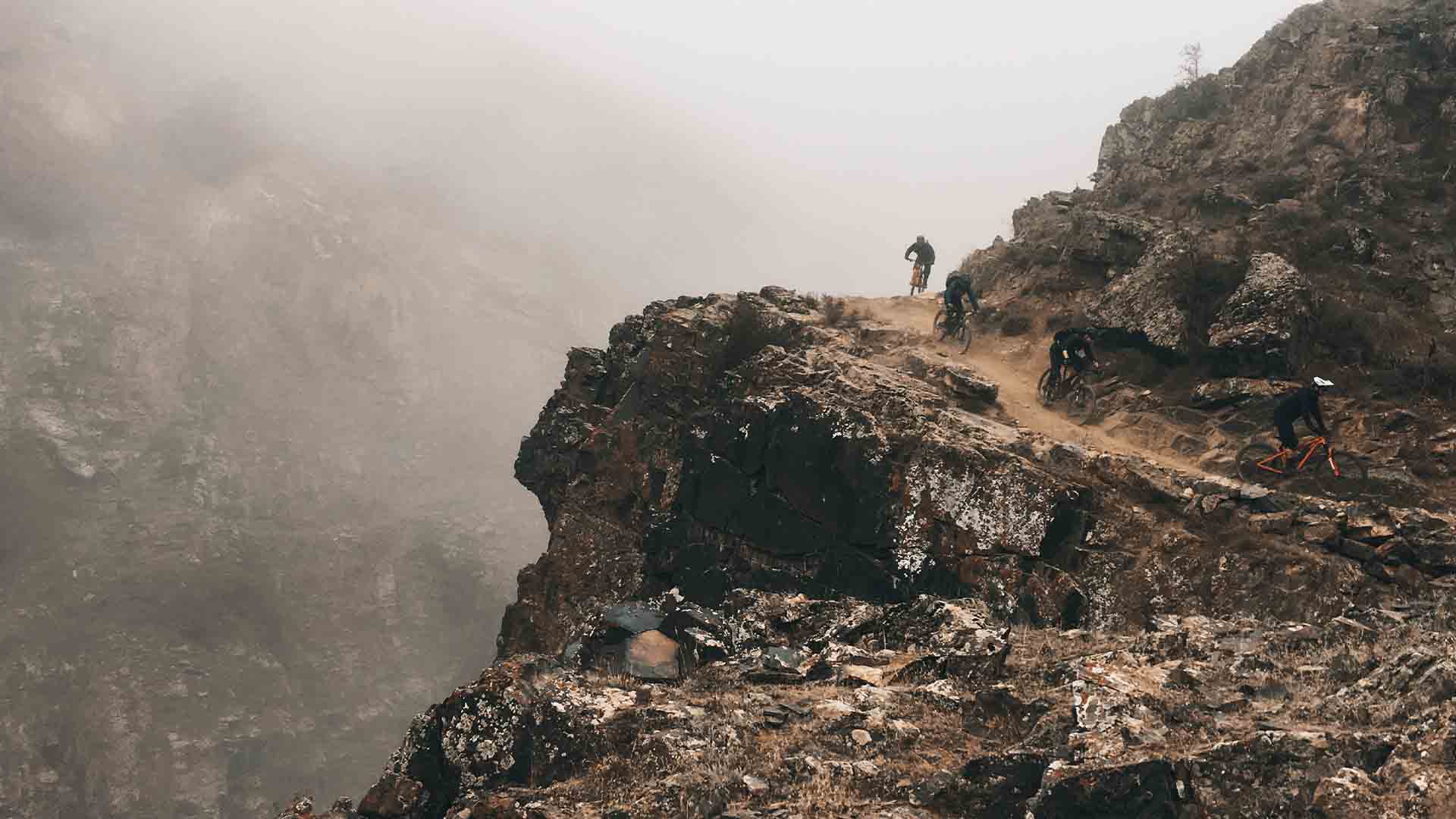 Mountainbike trip in Iran with a guide