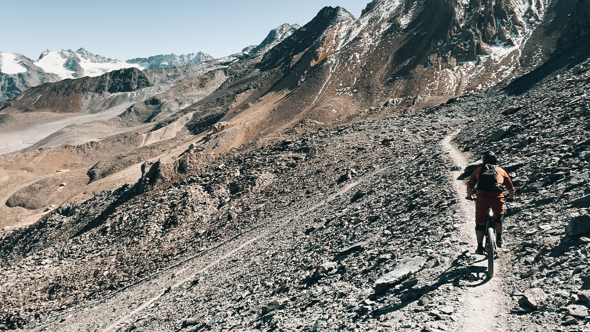 3-day e-bike trip in the Aosta Valley: 140 km from the Great St Bernard to the Matterhorn