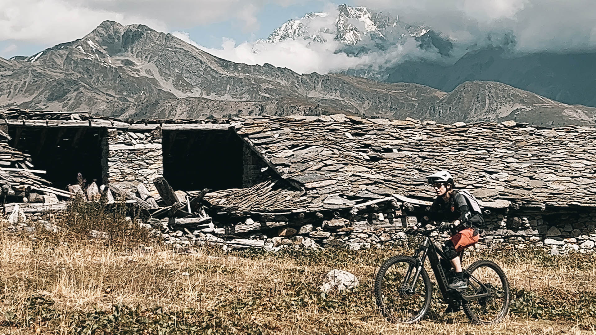 3-tägige E-Bike-Reise im Aostatal: 140 km vom Grossen St. Bernhard zum Matterhorn