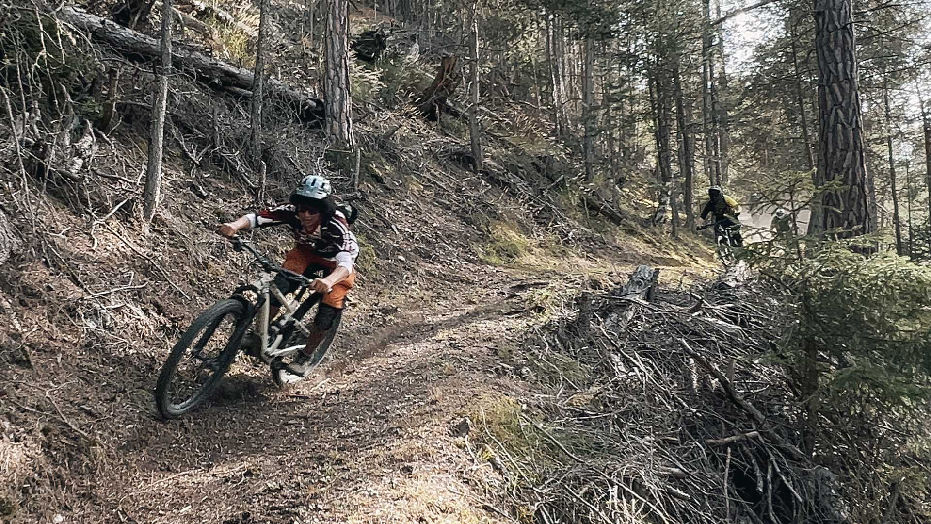 Journée shuttles VTT enduro dans le Haut-Valais 3/4 : les vallées sauvages, plus de 5'000 m de descente