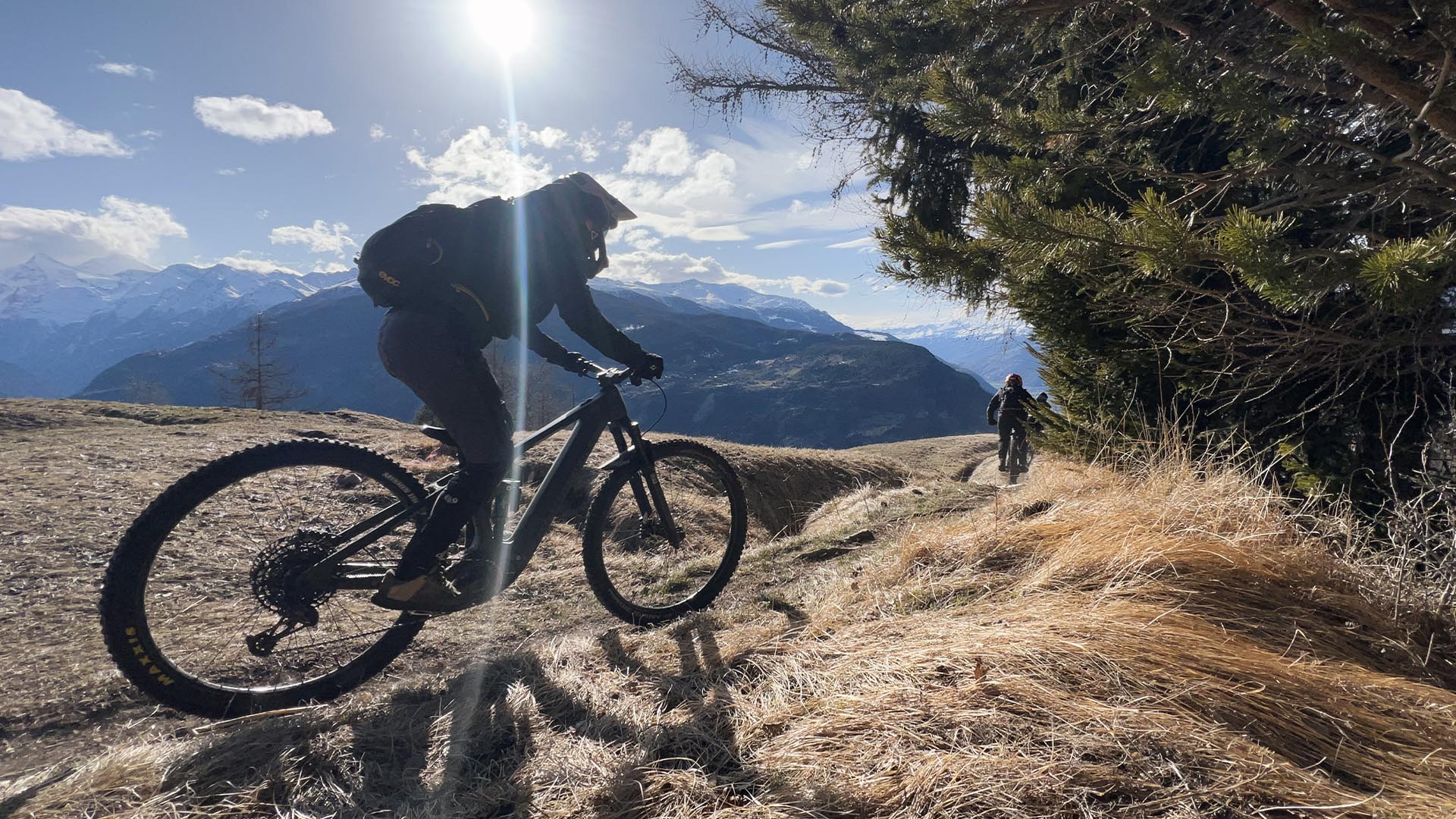Journée shuttles VTT et E-Bike dans le Haut-Valais : de l'autre côté de la Raspille, plus de 4'000 m de descente