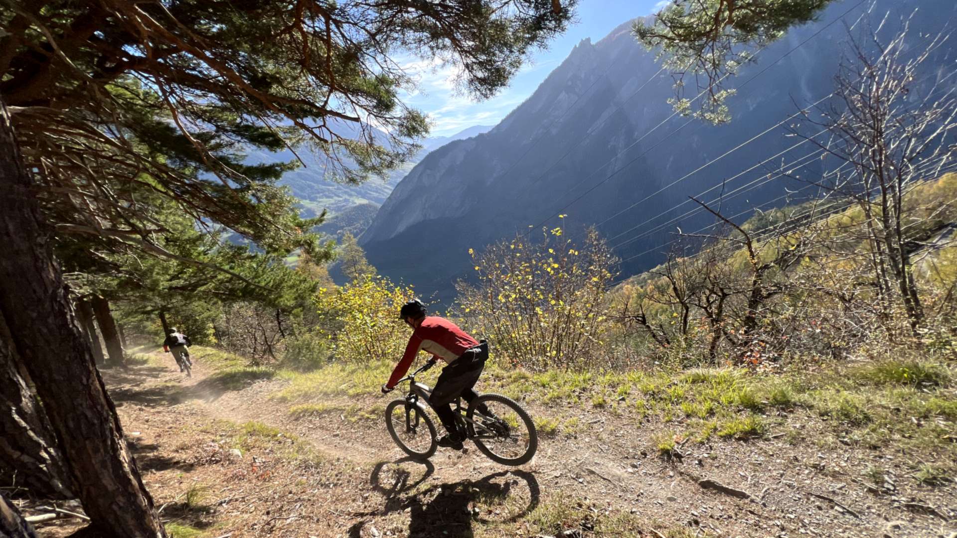 Navettes enduro en Bas-Valais