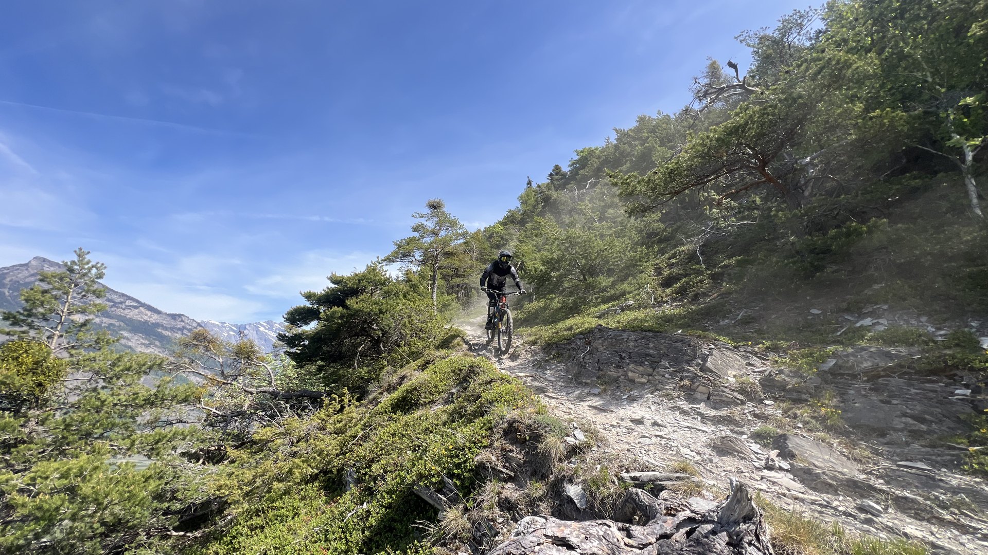 Navettes enduro en Valais