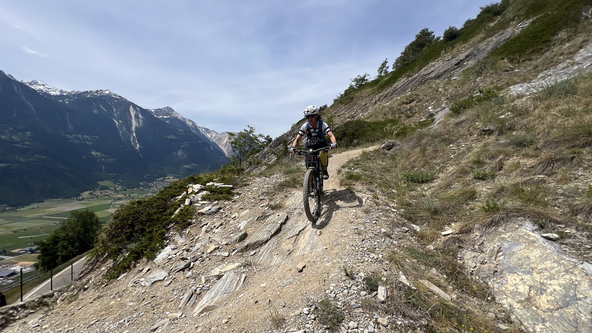 Geführter MTB- und E-Bike-Shuttletag im Oberwallis: jenseits der Raspille, über 4'000 Tiefenmeter