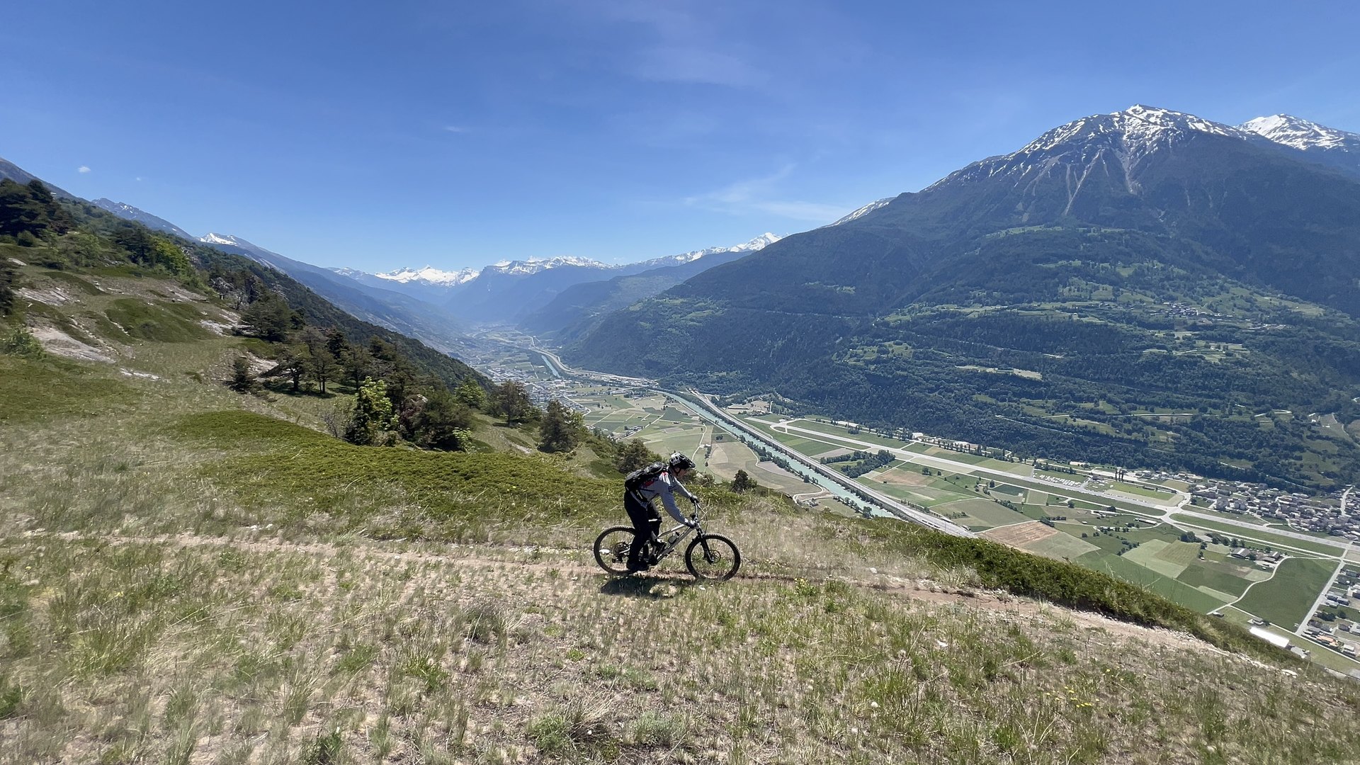 Navettes enduro en Haut-Valais