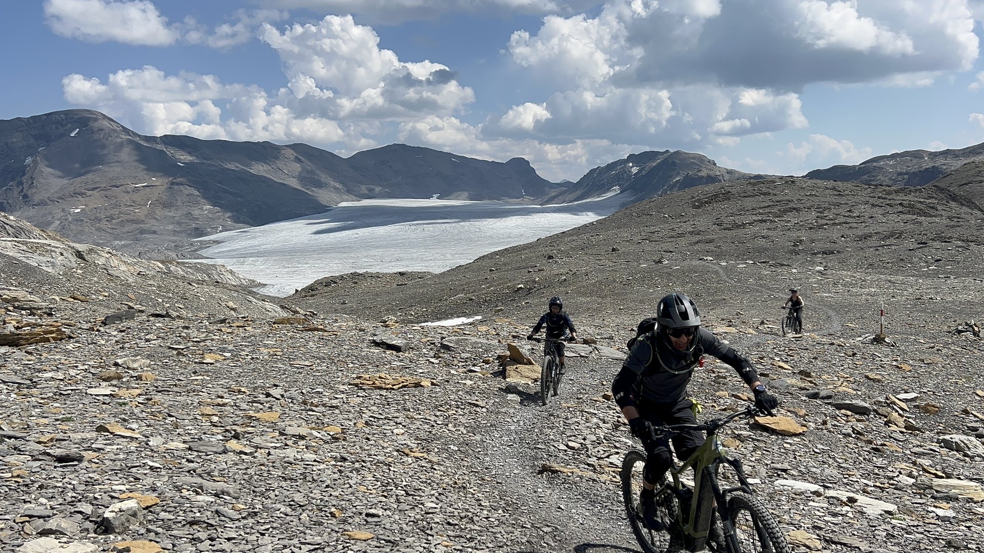 MTB-Tour 3/4 zum Plaine-Morte-Gletscher: 2'700 Tiefenmeter ab 3'000 Metern