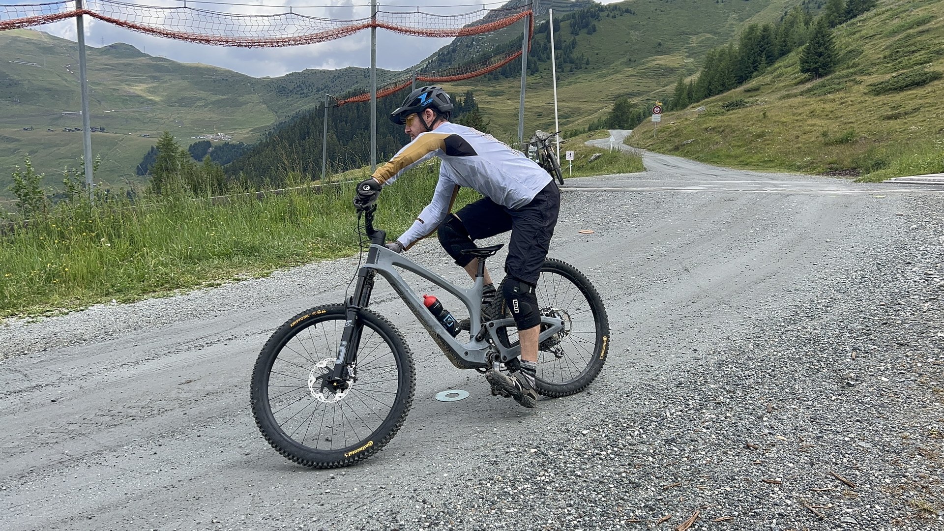 MTB coaching with a professional instructor in Switzerland