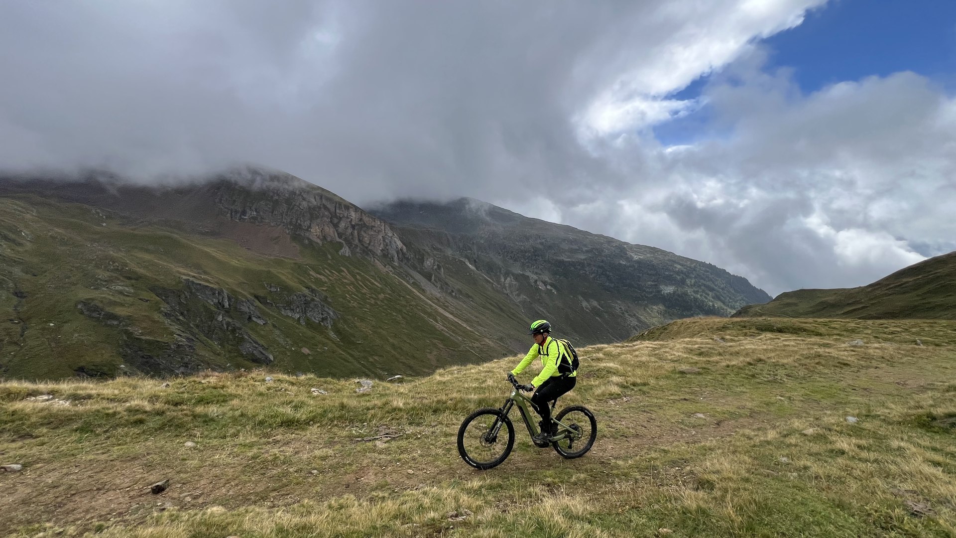 MTB-Tour 3/4 Leukerbad ins Lötschental: der Restipass, 4'000 Tiefenmeter