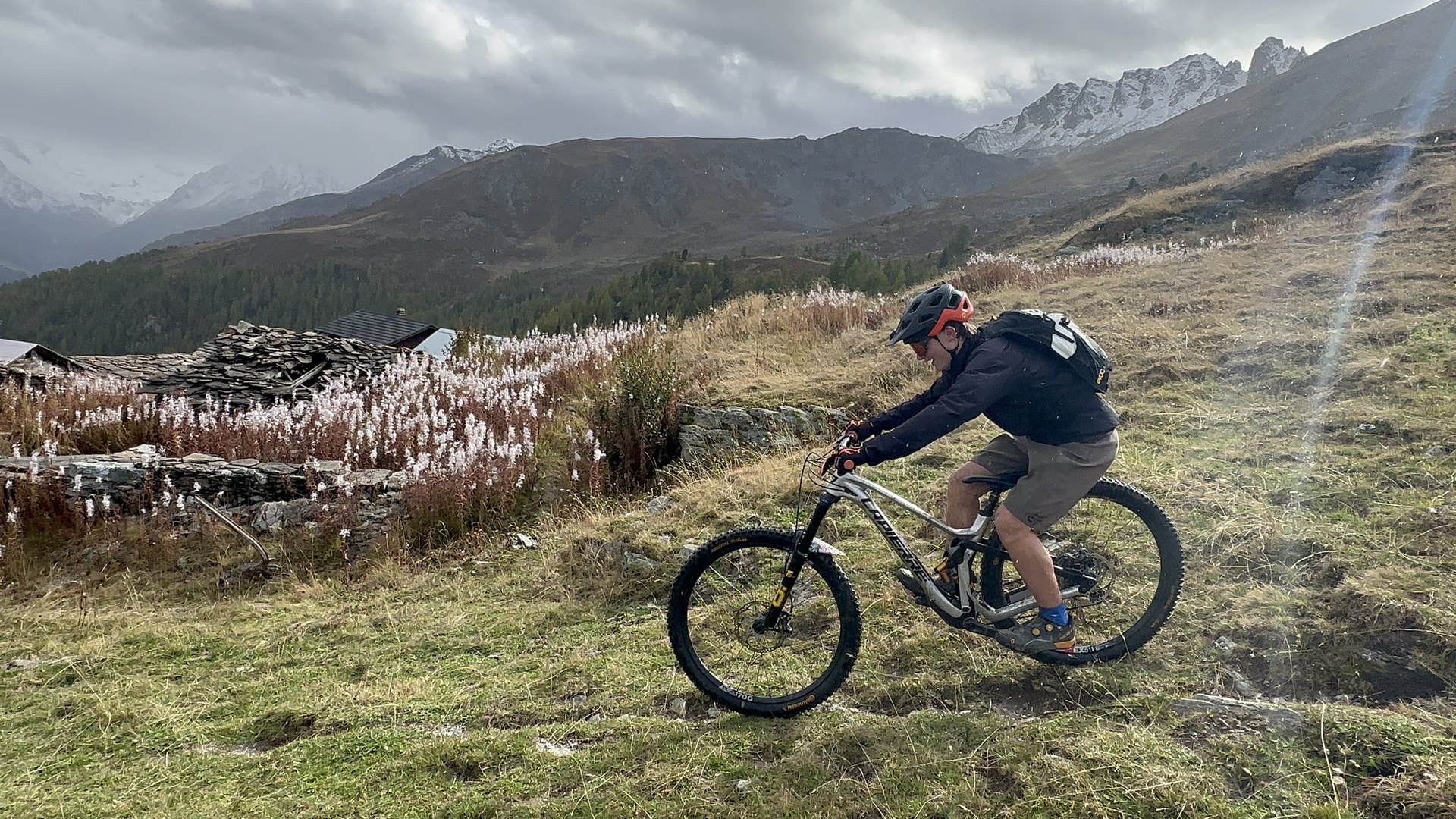 Navettes enduro en Valais central