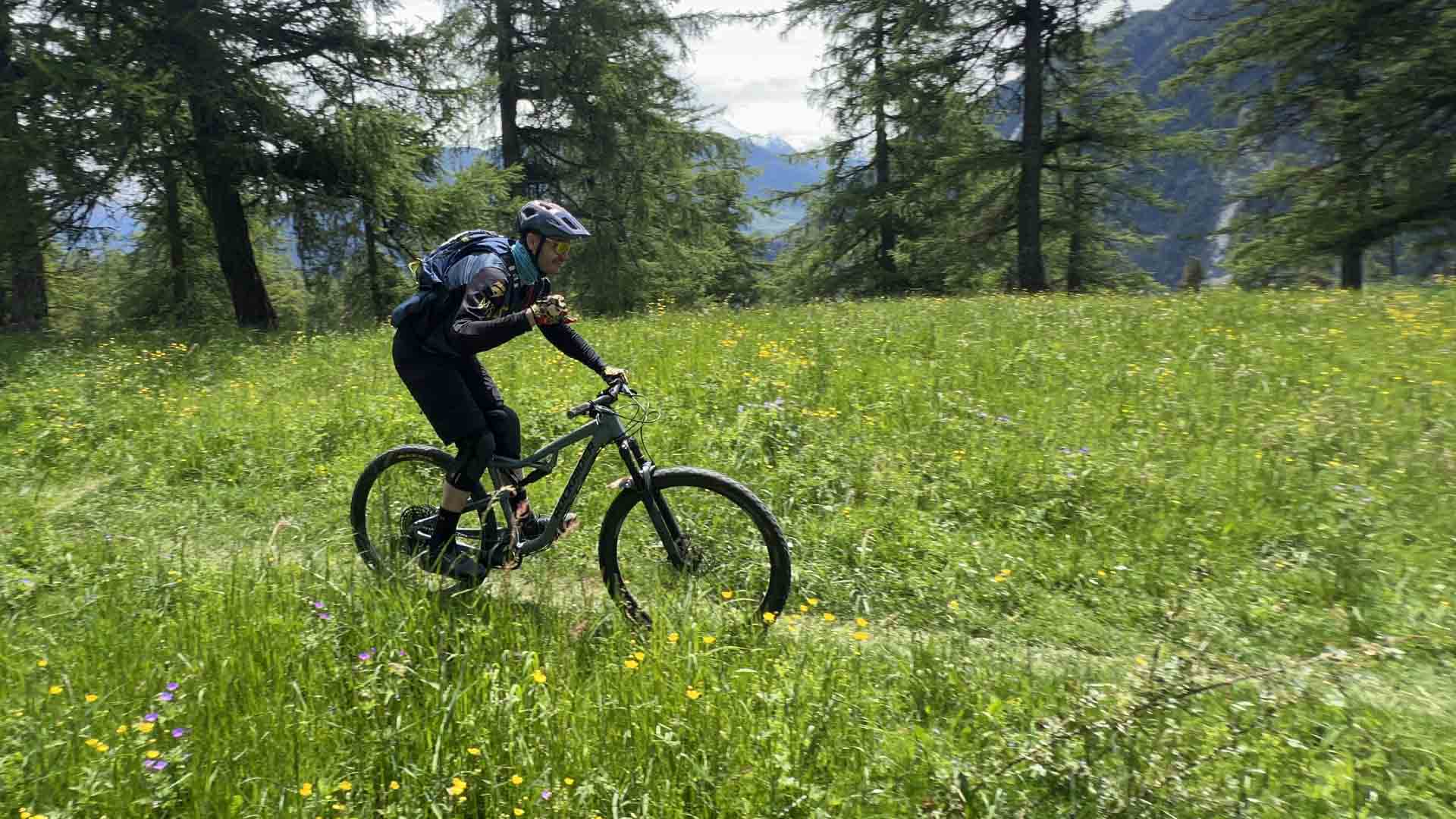 Navettes enduro en Valais