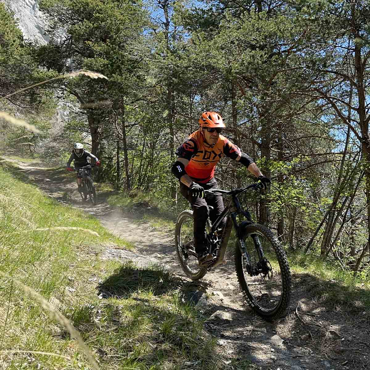 2512-shuttles-vtt-enduro-en-valais