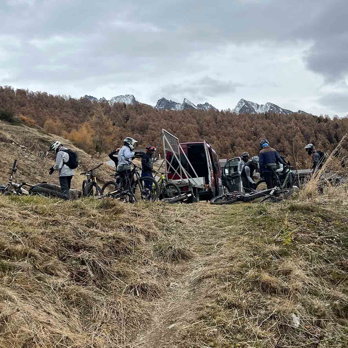 2512-enduro-bike-tour-shuttle-jeizinen