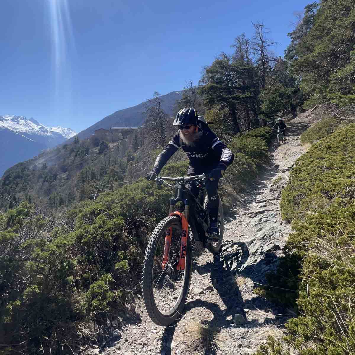 2512-shuttle-vtt-enduro-mosalp-visp