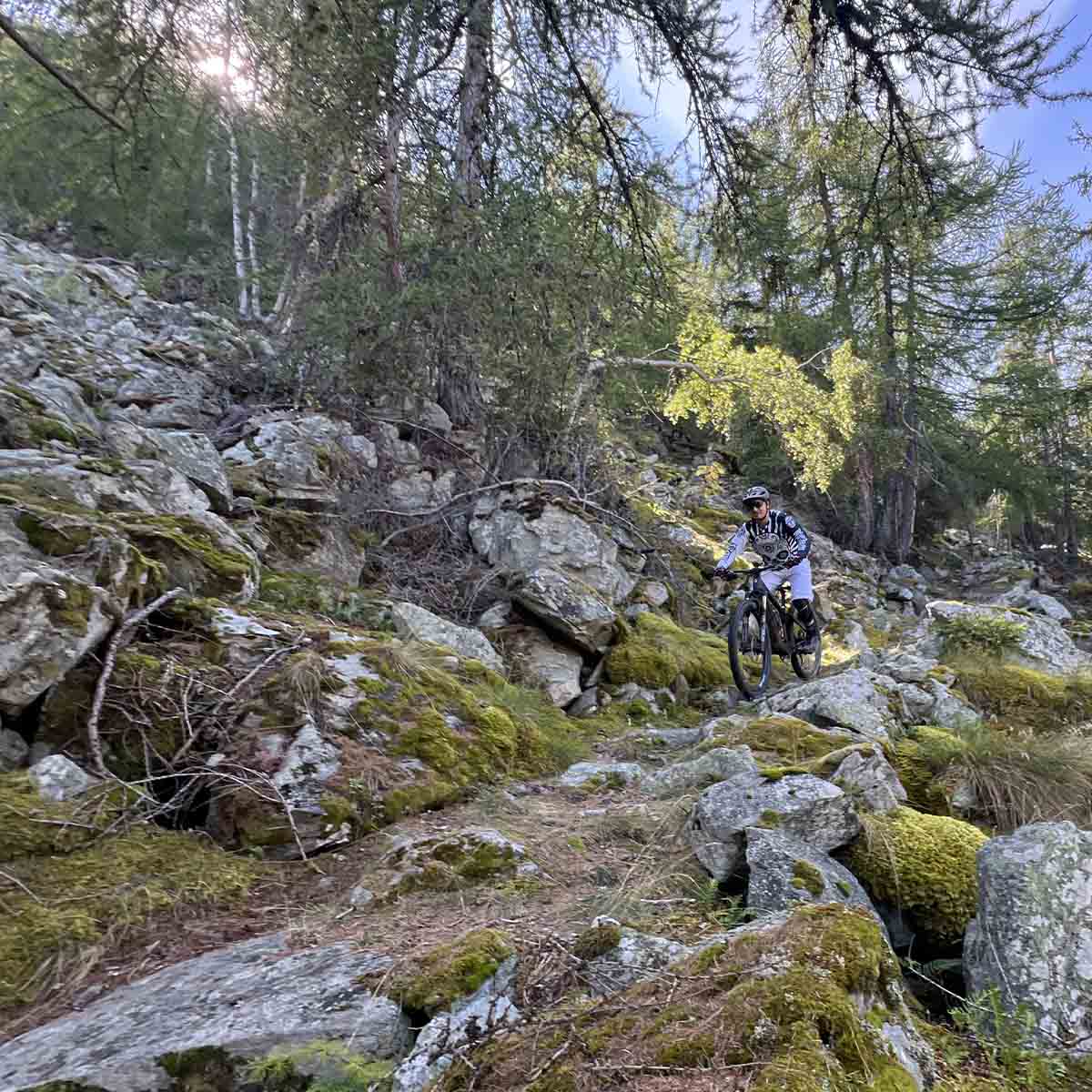 2512-bike-shuttles-switzerland-01