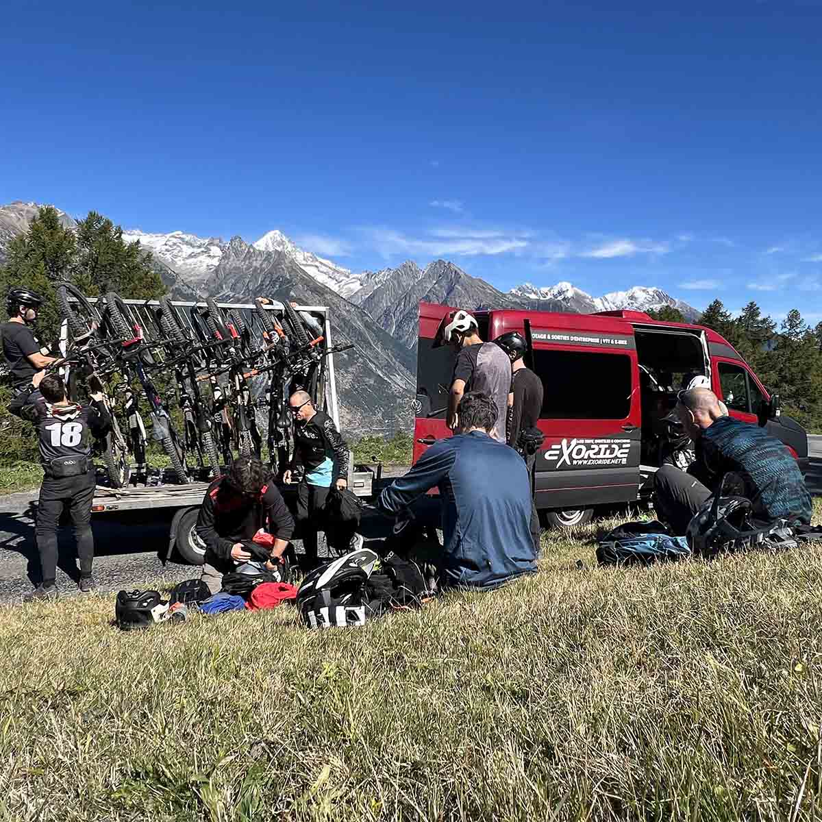 2512-navettes-bus-taxi-enduro-en-valais-expert-10