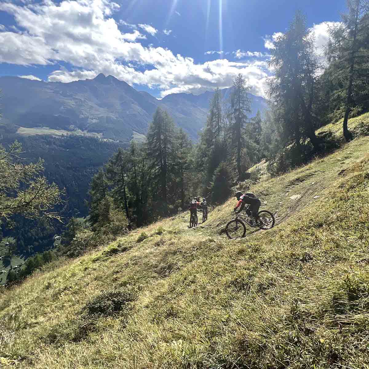 2512-navettes-vtt-enduro-aessertes-mont-rouge