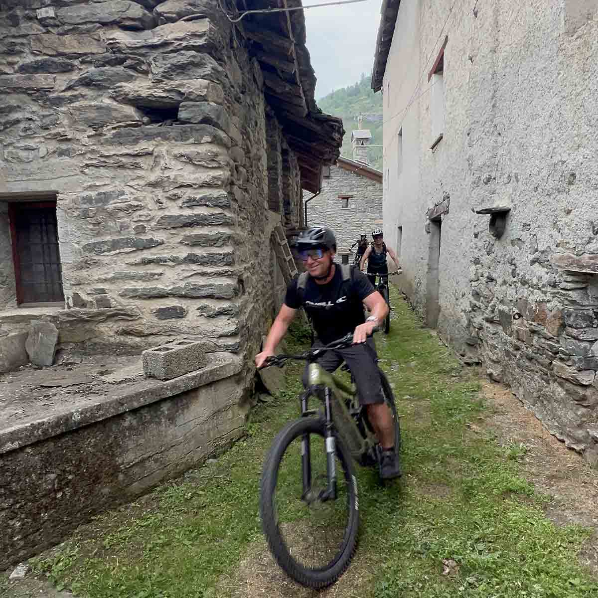 2606-emtb-trip-aosta-valley-shuttle-guide