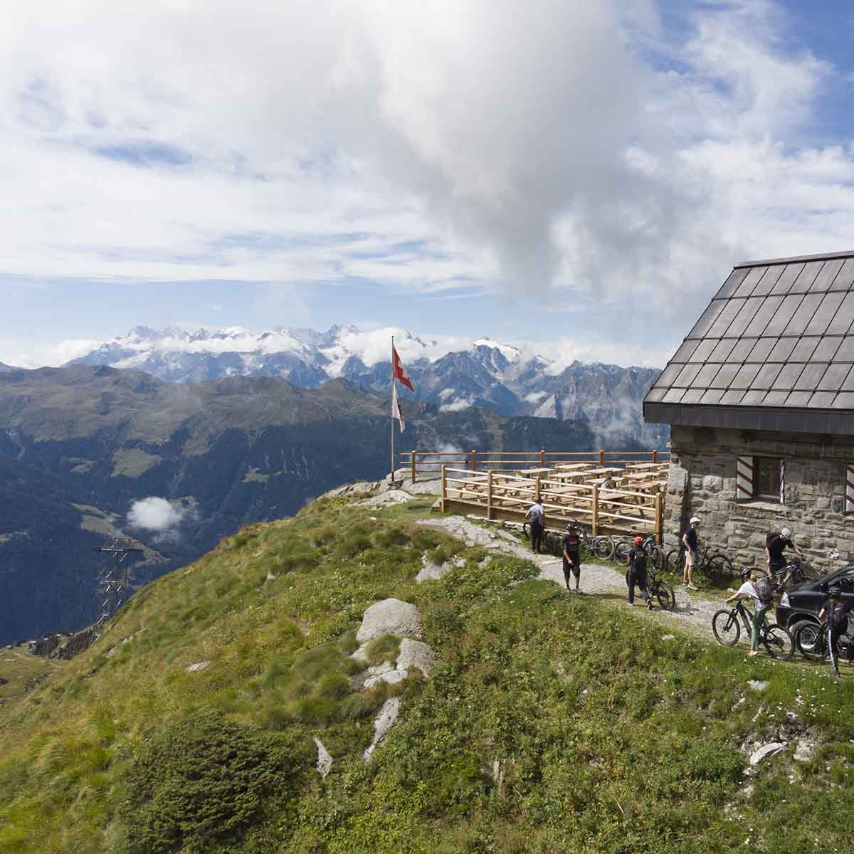 2512-transalp-ebike-cabane-montfort