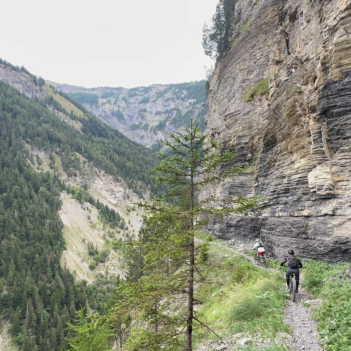 2608-tour-ebike-le-long-du-glacier-de-la-plaine-morte