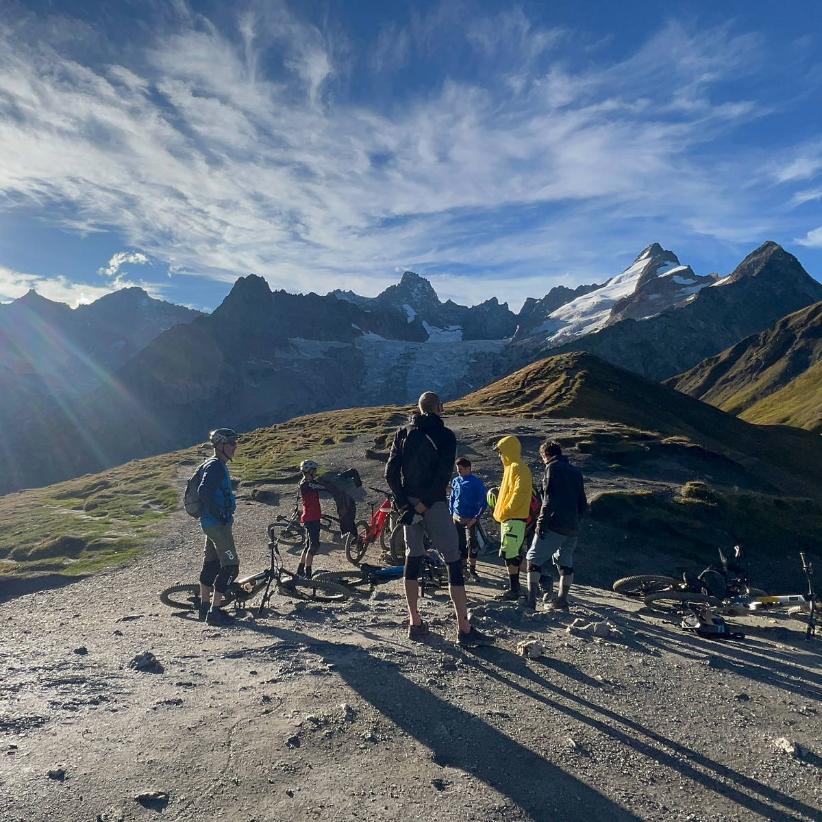 2608-itineraire-ebike-val-ferret-avec-un-guide-certifie