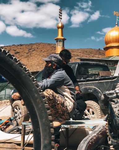 Mountainbike trip in Iran with a guide