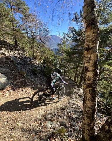 Navettes enduro en Bas-Valais