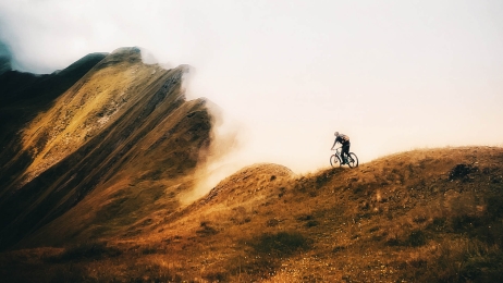 Mountainbike trip in Georgia by horse shuttles