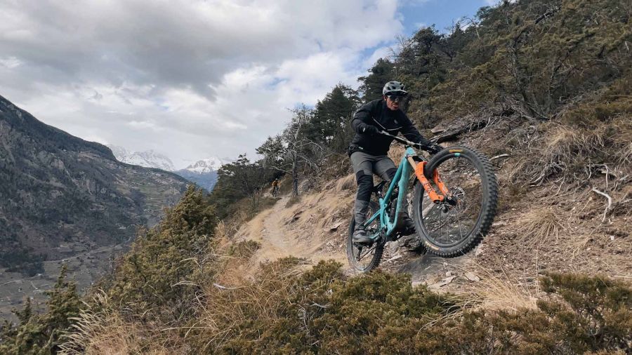 Enduro MTB shuttles in Switzerland