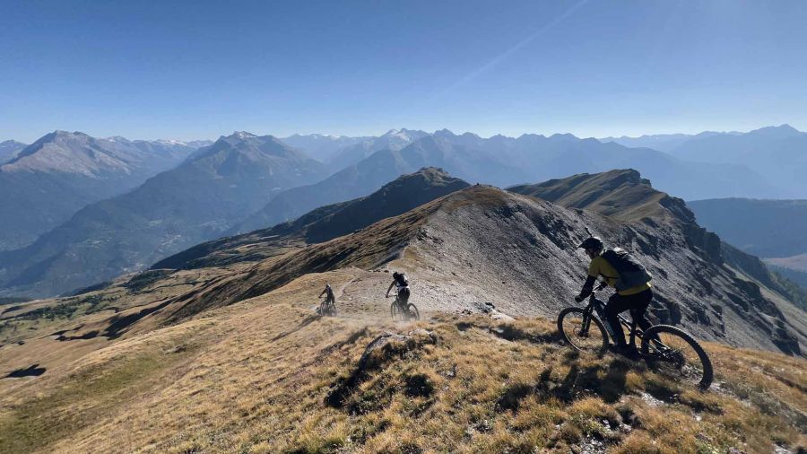 Transalp E-BIke, séjour Haute-Route dans les Alpes Suisses et Italiennes